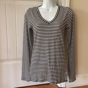 GAP Black/White Striped V -Neck Long Sleeves Shirt S-Small